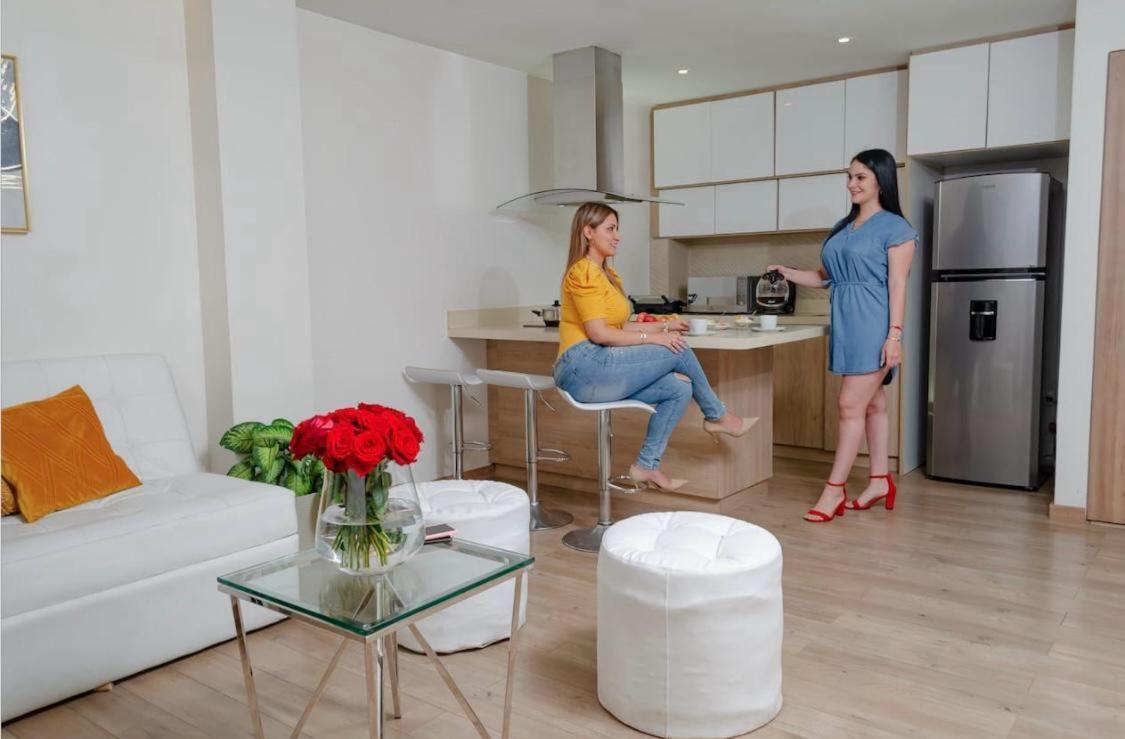Hotel Brist0L Suites Centro Historico Cuenca Bagian luar foto
