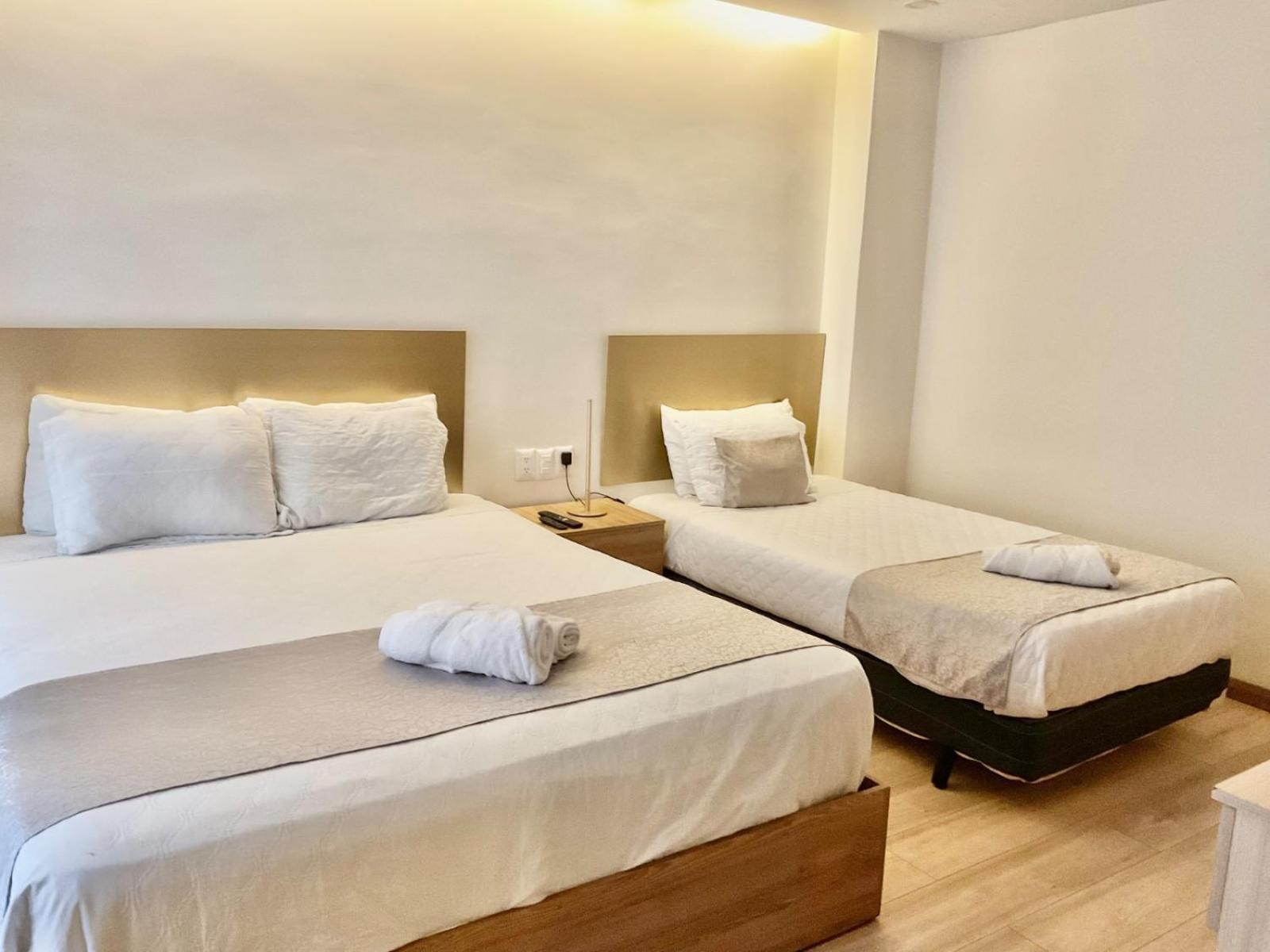 Hotel Brist0L Suites Centro Historico Cuenca Bagian luar foto